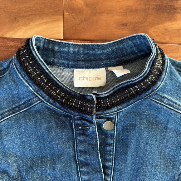 Chico’s Collarless Denim Jacket with Black Lining Accents size Medium (Chico 2) - Picture 4 of 5